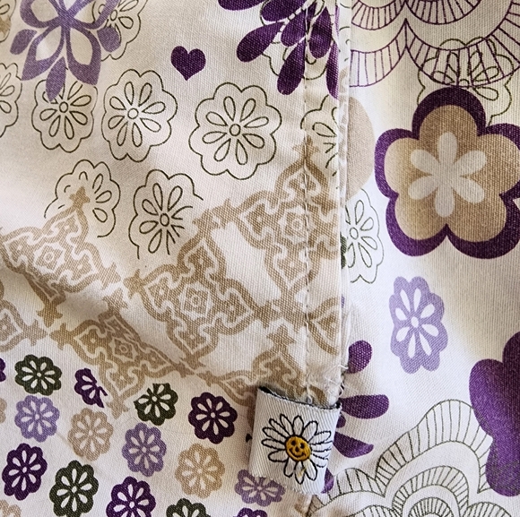 Happy Scrubs Floral and Heart Print Scrub Top in White and Purple - Picture 3 of 6